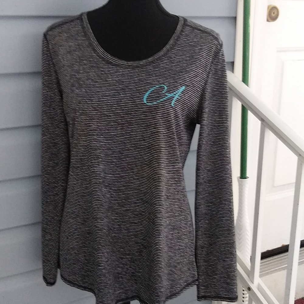 NWOT Brisas dri-fit longsleeve top size medium